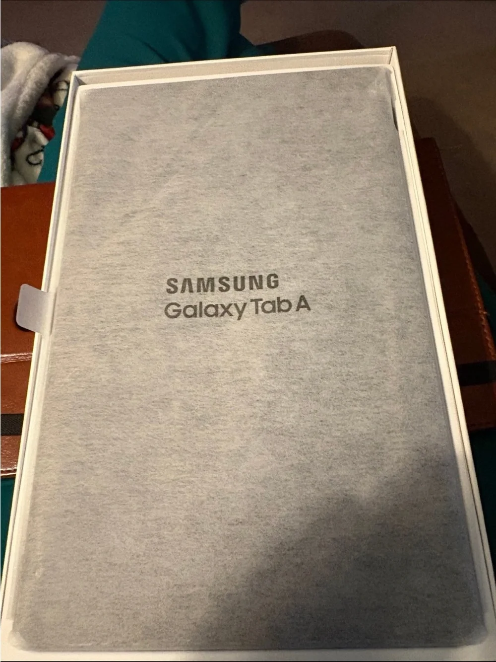 Samsung Galaxy Tab A 32 GB +box case key unlocked wi-fi 10.5 pogo charging dock